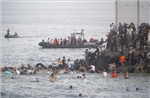 Tây Ban Nha dựng hàng rào nổi để ngăn người di cư vượt biển vào Ceuta