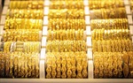 Giá vàng châu Á tăng chiều 7/7 do đồng USD giảm nhẹ