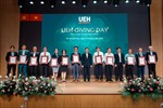 HDBank tặng học bổng cho sinh viên Đại học Kinh tế TP.HCM