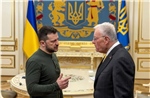 Đặc phái viên Mỹ bất ngờ dành &#39;lời có cánh&#39; với Tổng thống Ukraine Zelensky