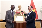 Phó Thủ tướng, Bộ trưởng Ngoại giao Bùi Thanh Sơn tiếp Giám đốc Trung tâm Di sản thế giới của UNESCO