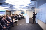 Thủ tướng Phạm Minh Chính đến thăm trung tâm E-Estonia Briefing Centre