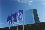ECB giữ nguyên lãi suất