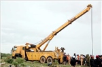 Bão số 10: Quảng Trị trục vớt tàu cá, nỗ lực tìm kiếm thuyền viên mất tích tại cửa sông Gianh