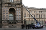 Trang sức bị đánh cắp tại Bảo tàng Louvre có giá trị hơn 100 triệu USD