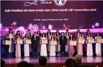 Trao giải thưởng tôn vinh các nhà khoa học trẻ, nữ sinh khoa học công nghệ