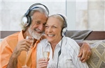Âm nhạc có thể làm giảm nguy cơ sa sút trí tuệ ở người cao tuổi