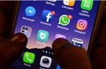 Pháp tìm cách hạn chế trẻ em dùng mạng xã hội