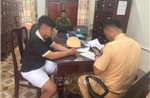 Xử lý thanh niên buông cả 2 tay khi điều khiển xe máy