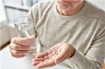 Cảnh báo tác hại khi người cao tuổi dùng nhiều thuốc cùng lúc