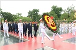 Lãnh đạo Đảng, Nhà nước đặt vòng hoa tưởng niệm các Anh hùng, Liệt sĩ