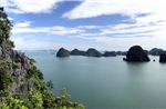 Vịnh Hạ Long tạm dừng đón khách tại bãi tắm Soi Sim
