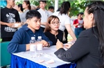 Gỡ nút thắt cho thị trường lao động trong bối cảnh mới - Bài 1: Doanh nghiệp ‘đỏ mắt’ tìm... công nhân