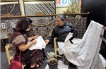 Indonesia ‘giữ hồn’ batik truyền thống trước làn sóng vải in giá rẻ