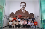 Lưu học sinh Việt Nam tại Thái Lan về nguồn theo dấu chân Bác Hồ