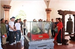 Những người lặng thầm giữ lửa tri ân