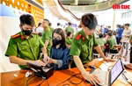 Thanh niên tình nguyện hỗ trợ cấp căn cước công dân, định danh điện tử và chữ ký số