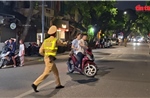 Hà Nội: Xuyên đêm kiểm tra nồng độ cồn trên phố cổ, hàng loạt &#39;ma men bỏ chạy