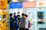 Người dân và du khách có thể làm thủ tục hành chính, kiểm tra sức khỏe ngay tại phố đi bộ Nguyễn Huệ