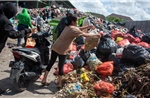 Núi rác trở thành 'bom hẹn giờ' tại Indonesia
