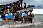 Hơn 500 người trên hai thuyền chở người tị nạn mất liên lạc ngoài khơi Myanmar