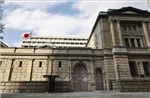 BOJ phát tín hiệu có thể tăng lãi suất nhanh hơn do rủi ro lạm phát