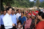 Chủ tịch nước Võ Văn Thưởng thăm, tặng quà các gia đình thiệt hại sau lũ quét tại Lào Cai