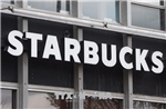 Starbucks bị yêu cầu bồi thường 50 triệu USD vì sự cố trà nóng đổ vào khách hàng