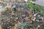 Philippines &#39;chạy đua với thời gian&#39; để cứu những người mắc kẹt do lũ lụt