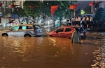Hà Nội: 82 điểm ngập úng, huy động tối đa lực lượng tiêu thoát nước