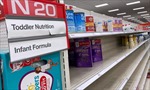 Mỹ khẩn trương giải quyết tình trạng khan hiếm sữa công thức