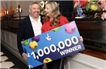 Vận may '1 trên 24.000 tỷ': Cặp vợ chồng Anh hai lần trúng giải độc đắc 1 triệu bảng