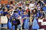 Nét đẹp văn hoá dọn dẹp khán đài của CĐV Nhật Bản mỗi mùa World Cup