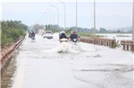 Hà Nội phân luồng tổ chức giao thông tại các vị trí bị ngập úng trên địa bàn 4 xã