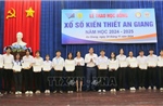 Trao 126 suất học bổng cho học sinh, sinh viên nghèo hiếu học tại An Giang