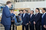 Thủ tướng Phạm Minh Chính làm việc với Phòng thí nghiệm hạt nhân của Viện Nghiên cứu Hoàng gia Thụy Điển