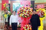 Lãnh đạo tỉnh Vĩnh Long thăm, chúc mừng nhân Đại lễ Phật giáo Hòa Hảo 2025