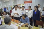 Đồng chí Phan Đình Trạc kiểm tra vận hành Trung tâm phục vụ hành chính công phường Long Khánh, Đồng Nai
