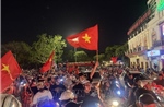 Người dân Thủ đô đổ ra đường ăn mừng Việt Nam vô địch U23 Đông Nam Á