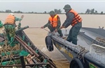 Cứu hộ kịp thời 2 bè mảng bị chết máy trên đường tránh trú bão số 3