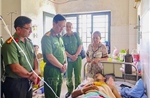 Hỗ trợ thành viên Tổ an ninh trật tự cơ sở bị thương khi truy bắt đối tượng vi phạm