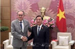 Phó Chủ tịch Quốc hội Nguyễn Khắc Định tiếp Đoàn Nhóm Nghị sĩ hữu nghị Pháp - Việt Nam