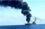 Tàu hàng bốc cháy ngoài khơi Yemen, nghi bị tên lửa tấn công