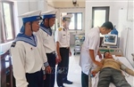 Điểm tựa y tế vững chắc cho ngư dân vươn khơi bám biển
