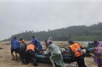 Bộ đội Biên phòng Huế hỗ trợ di dời dân, kêu gọi tàu thuyền vào bờ tránh bão số 10