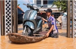 Hà Nội khẩn trương khắc phục sự cố nước tràn mặt đê hữu Cầu ở xã Đa Phúc