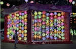 Rộn ràng không khí Tết Trung thu tại Lào và Hong Kong (Trung Quốc)