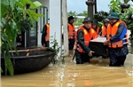 Khẩn trương ứng cứu, đưa người dân Đà Nẵng ở khu vực ngập sâu đến nơi an toàn