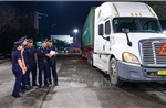 Xuyên Tết, giữ thông suốt 'mạch chảy' hàng hóa nơi cửa ngõ biên cương