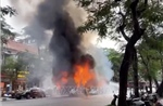 Hà Nội: Cháy xe buýt trên phố Lý Thường Kiệt, nhiều người hoảng sợ
